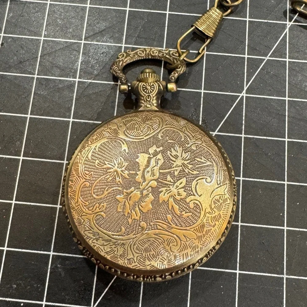 Harry Potter Ravenclaw Pocket Watch Bronze Tone Quartz Crest Hunter Case Chain